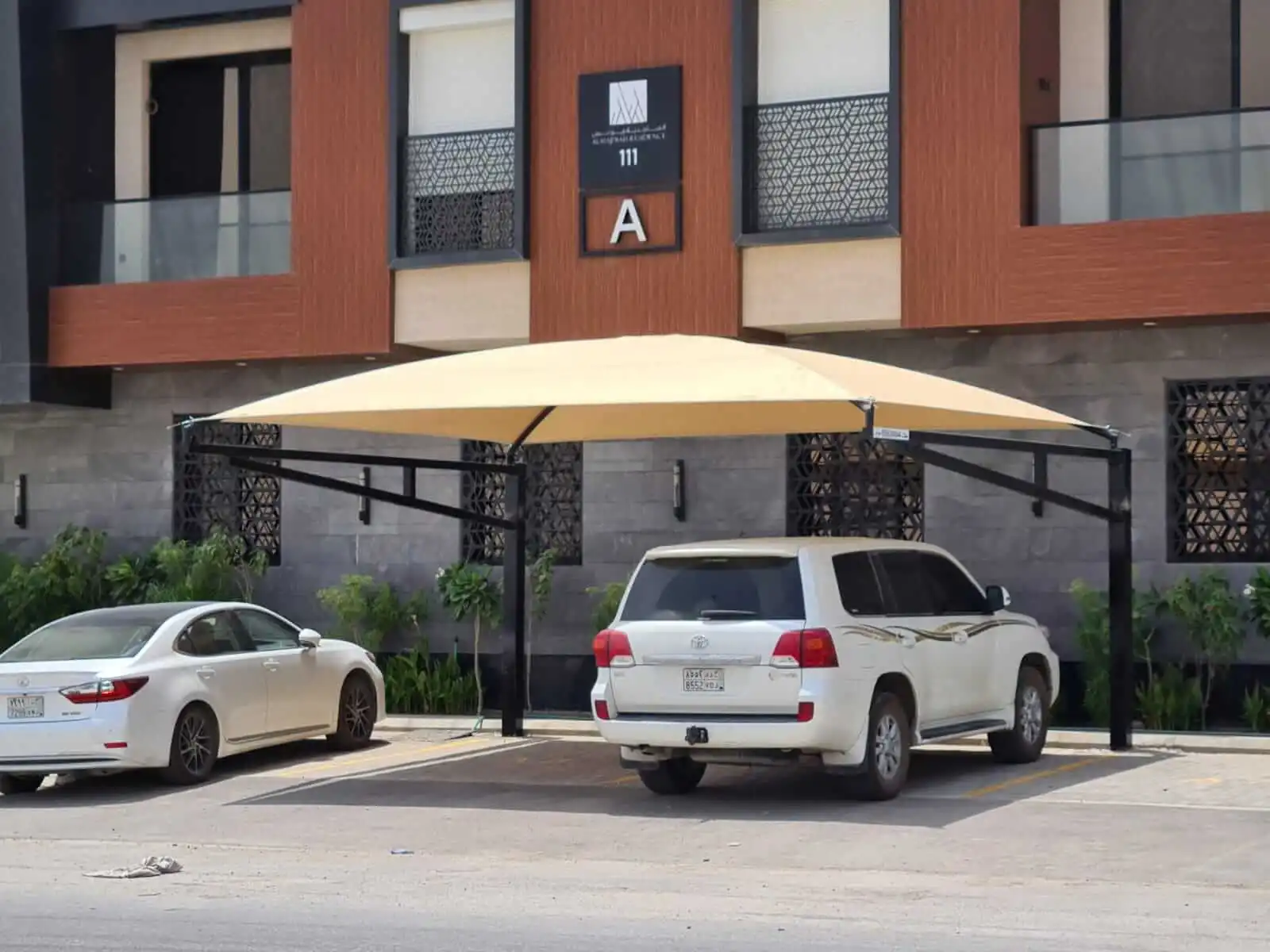 Pyramidal Car Shade (32)